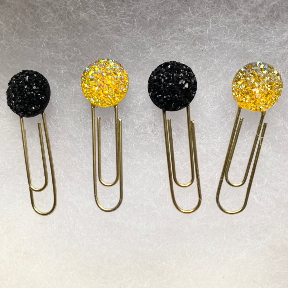 Set Of 4: Cabochon 1.25" Gold Paper Clips